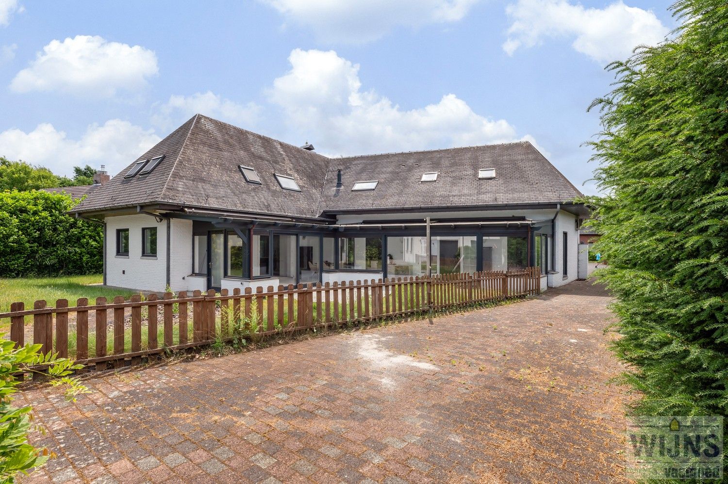 "OPENHUIS" op donderdag 26/06 van 18u tot 19u30!! Prachtige en ruime villa met mogelijk zes slaapkamers gelegen op een toplocatie. foto 8