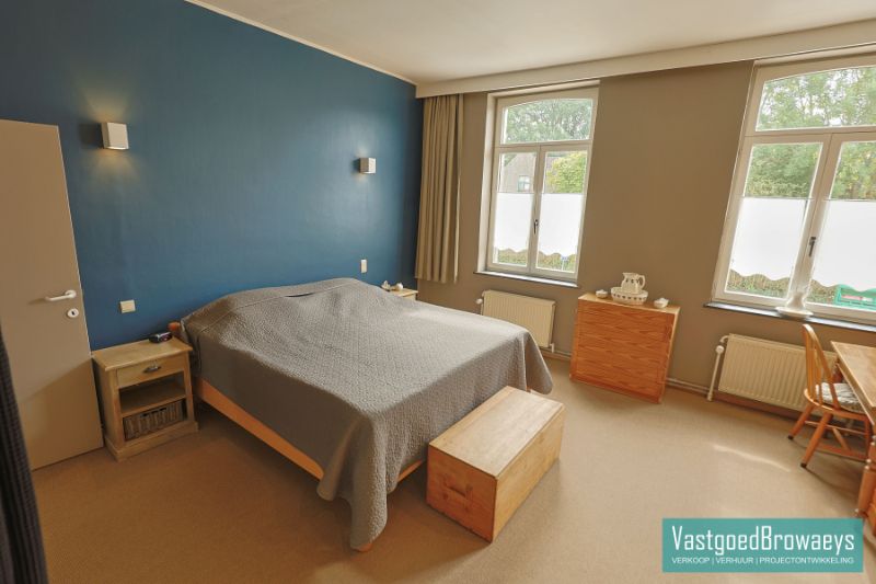 Te koop: Karaktervol voormalig gemeentehuis in hartje Horebeke foto 14