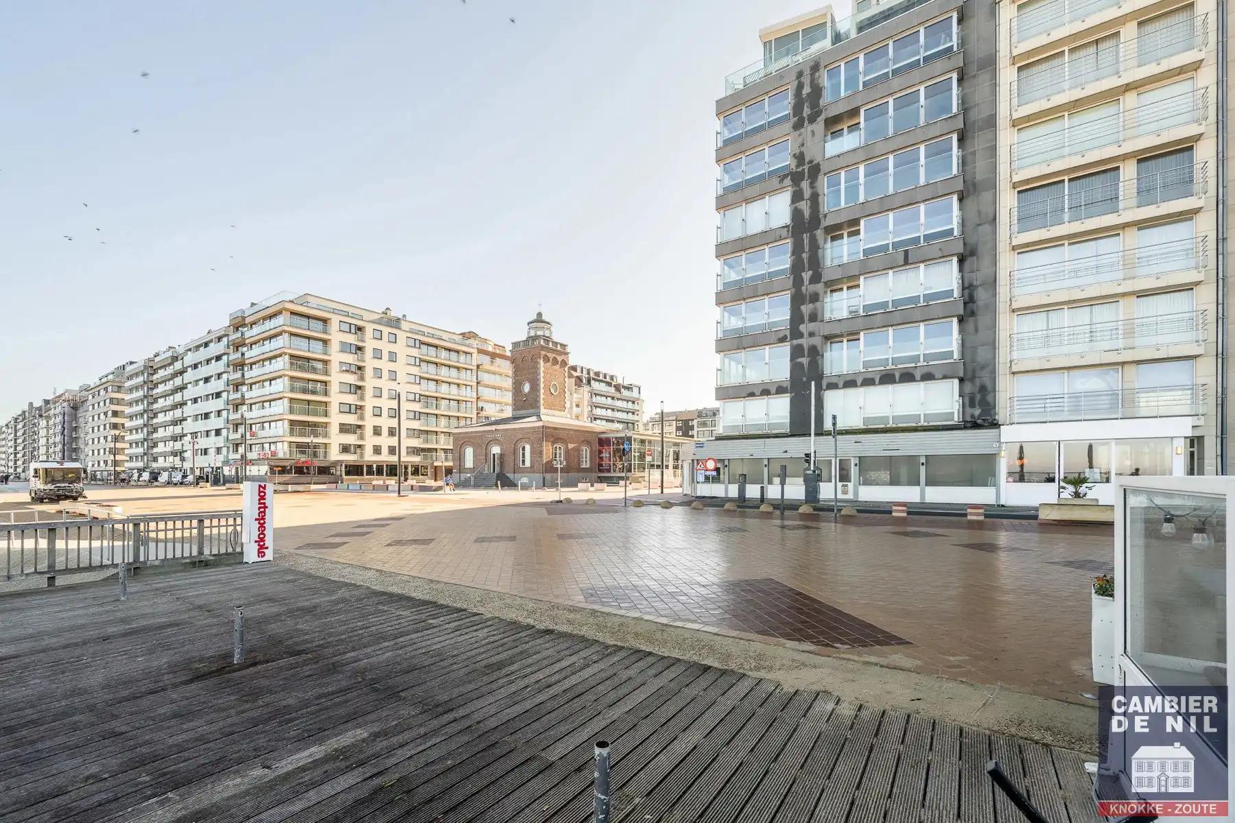 Horeca pand gelegen op een top locatie, op de hoek van de Zeedijk-Knokke en het Lichttorenplein! foto 2