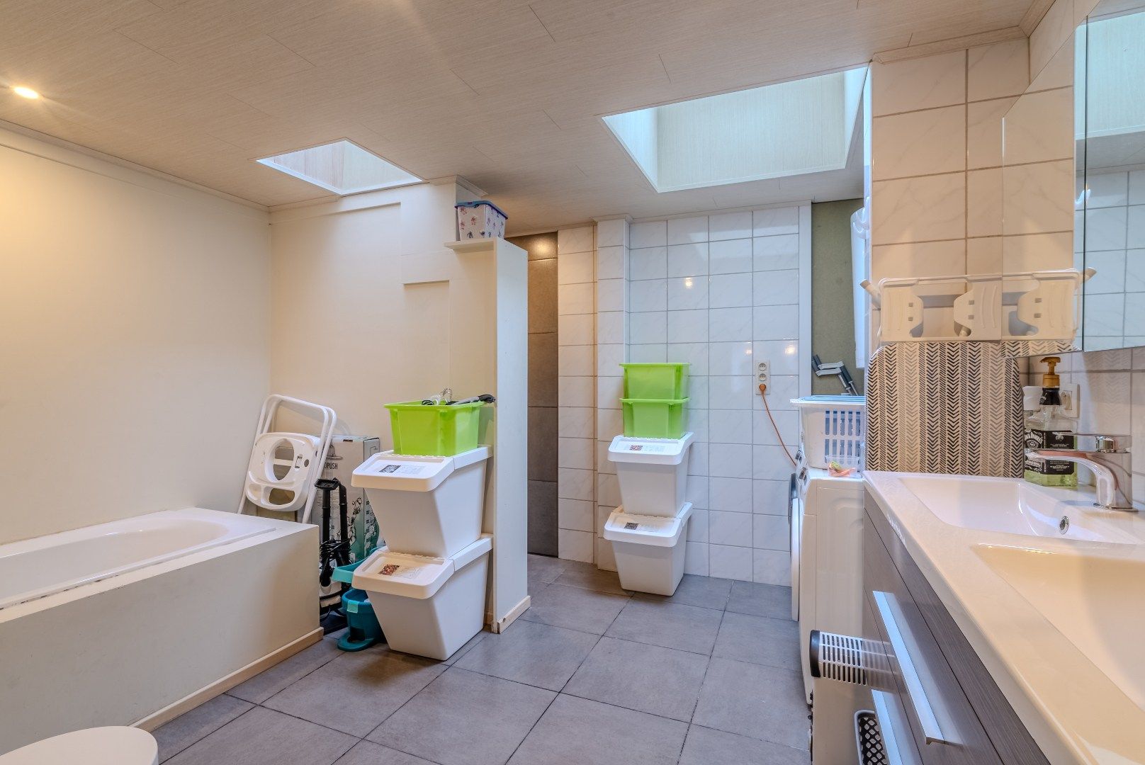 Betaalbare woning met 4 slaapkamers en buitenruimte!  foto 8