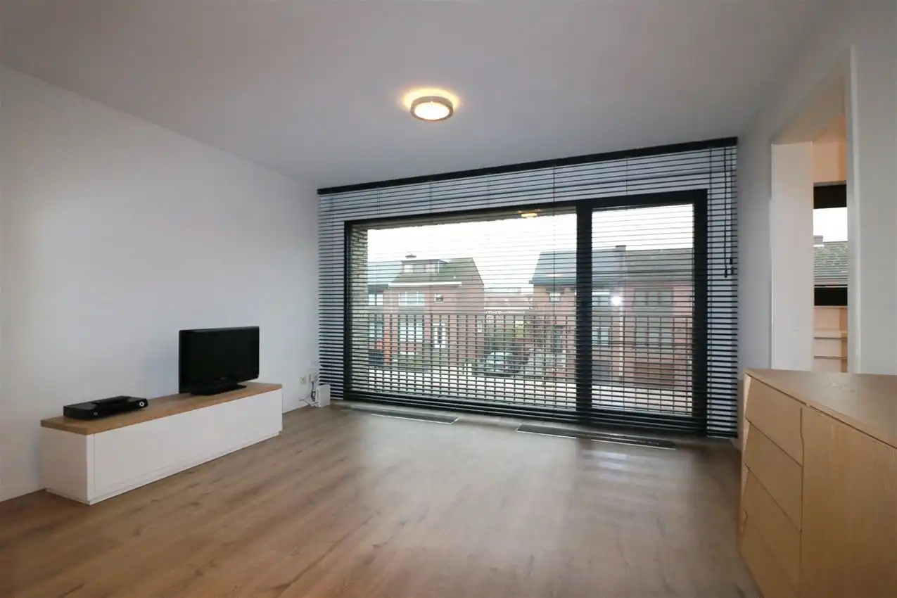 Appartement met 2 slpk, terras, tuin en autostaanplaats foto 4