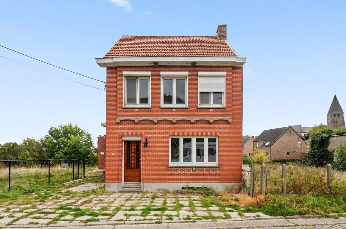 Hoofdfoto van de publicatie: Te renoveren woning met veel potentieel op ruim perceel in Goetsenhoven (Tienen)
