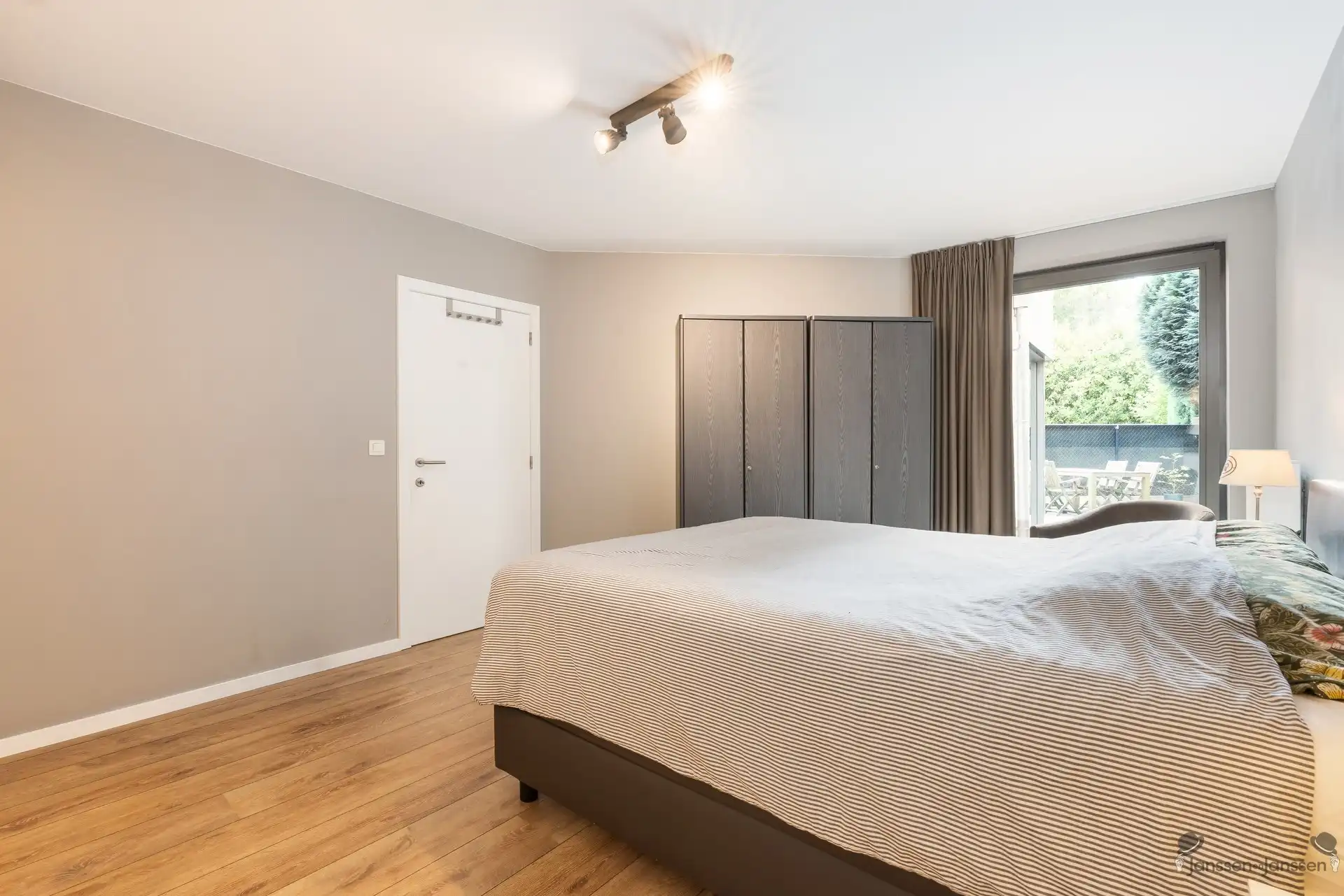 Ruim en energiezuinig gelijkvloers appartement (101 m²) met garage op toplocatie in Schilde foto 9