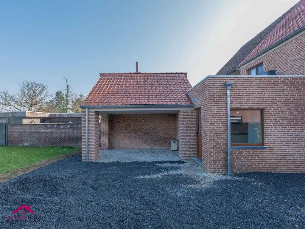 Instapklare gezinswoning, volledig gerenoveerd foto 4