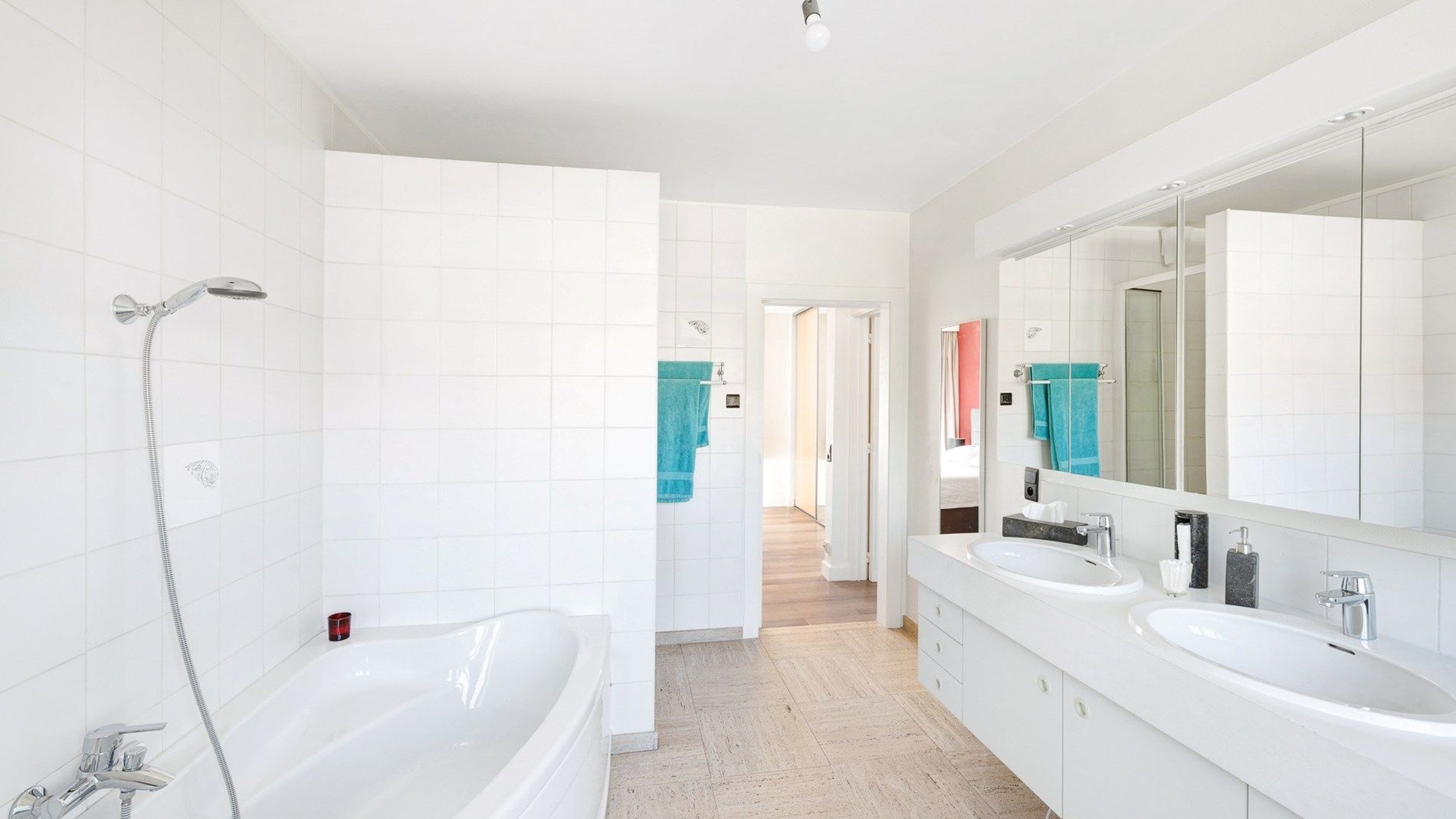 Volledig instapklaar huis met garage te Knokke foto 25