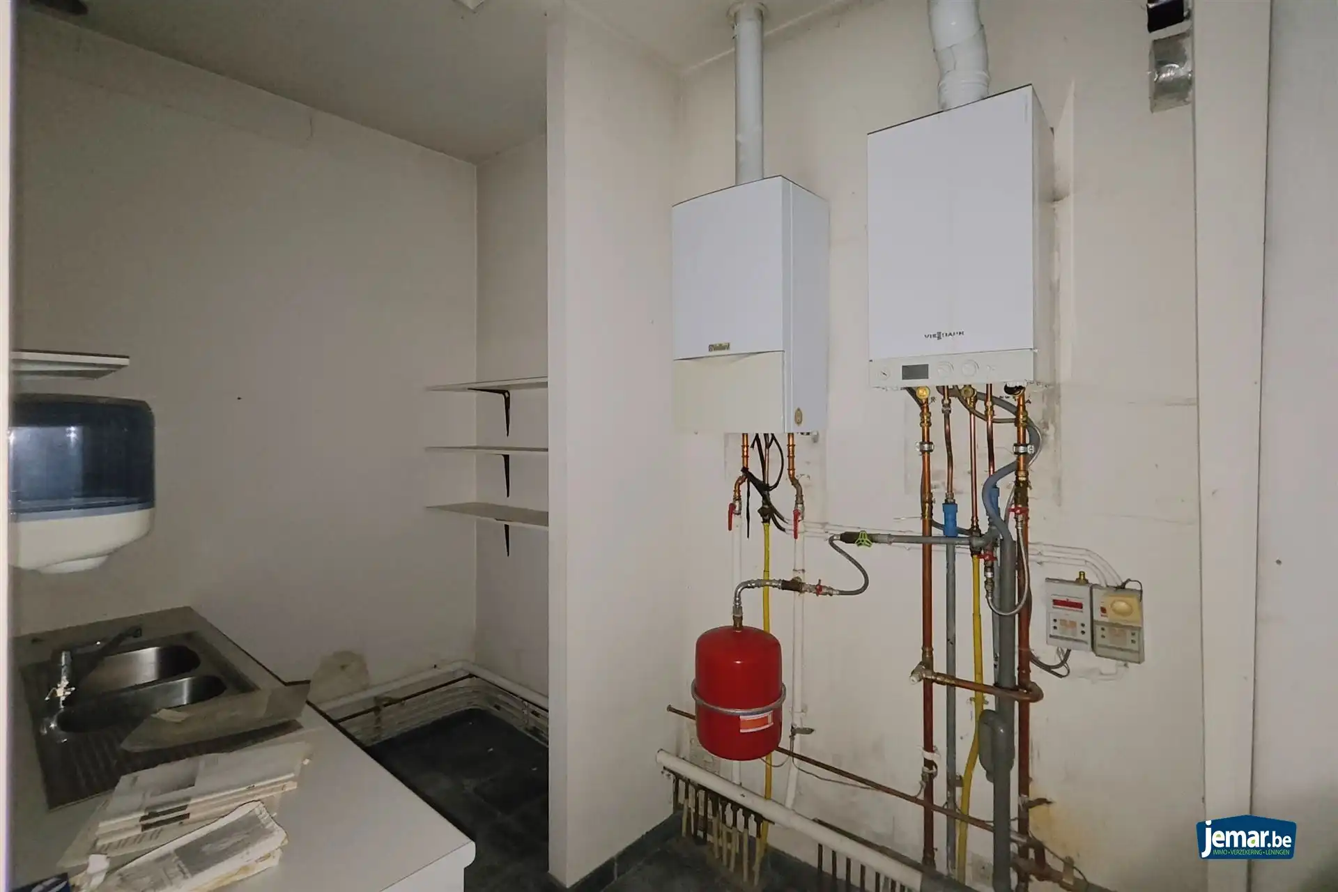 Te renoveren kantoorgebouw (311m²) in het historisch centrum van Borgloon foto 7