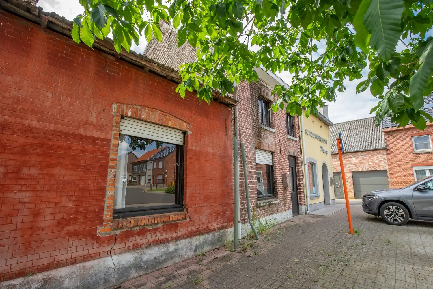 Te renoveren halfopen bebouwing met garage op een perceel van 321 m² te Scherpenheuvel foto 4