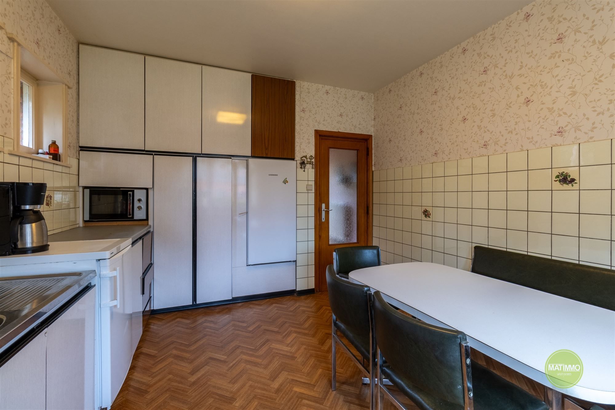 Vrijstaande woning op royaal perceel met bos in Mol-Sluis foto 8
