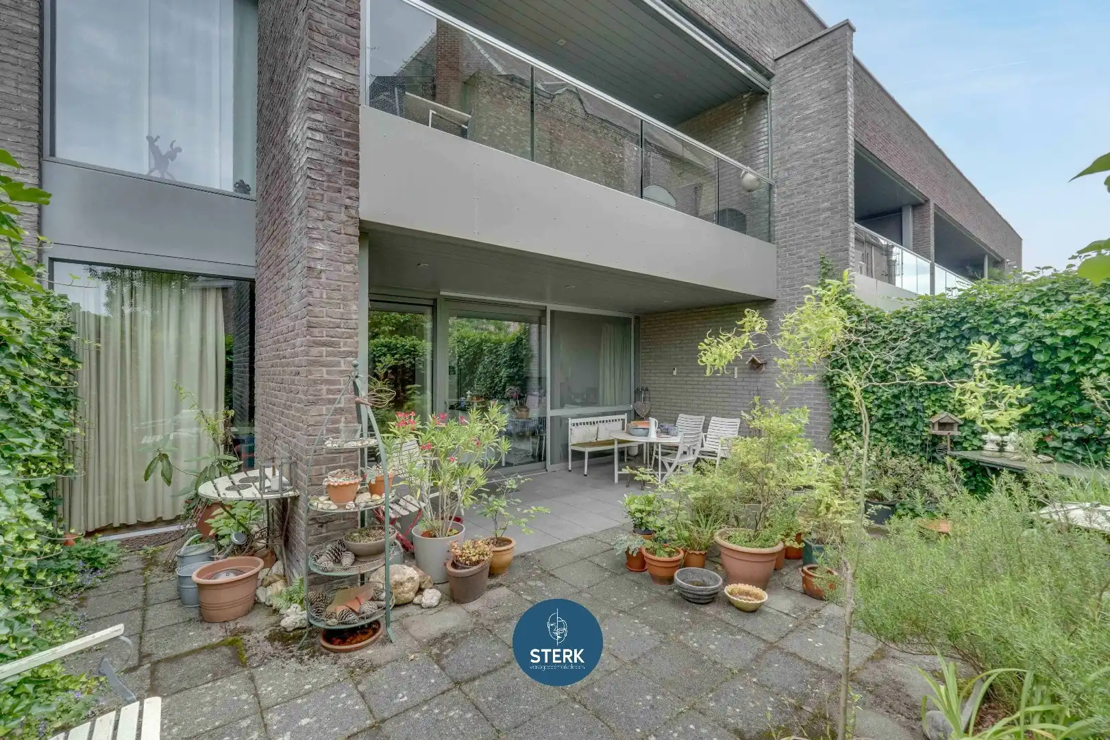 GELIJKVLOERS APPARTEMENT MET 2 SLPKS IN 'HET MOOISTE DORP VAN VLAANDEREN' !  foto 3