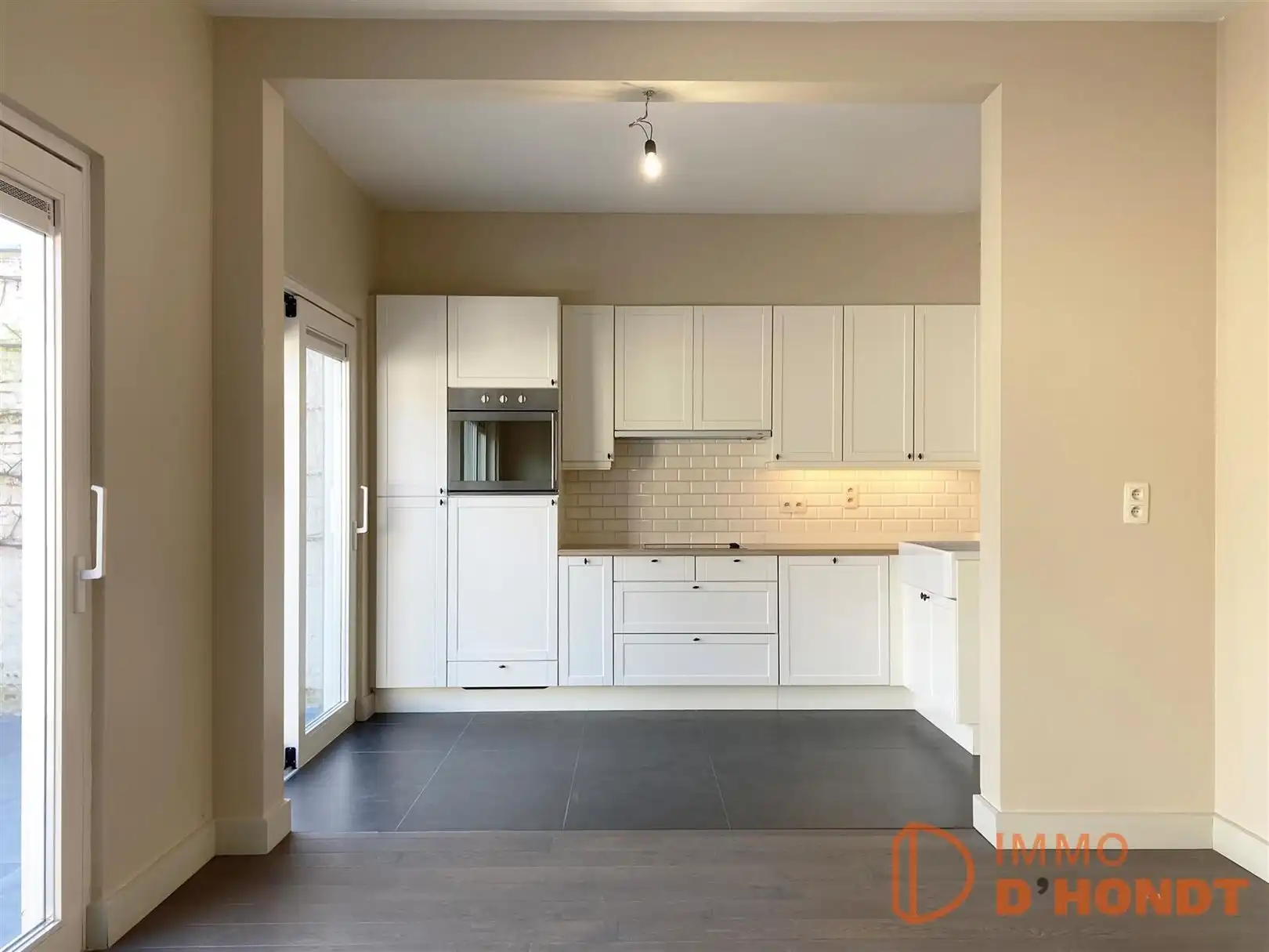 Stadswoning met tuin, terras en garage foto 5