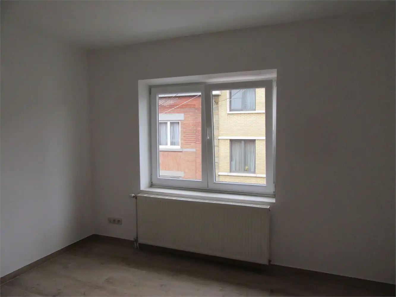Rijwoning met modern interieur foto 13