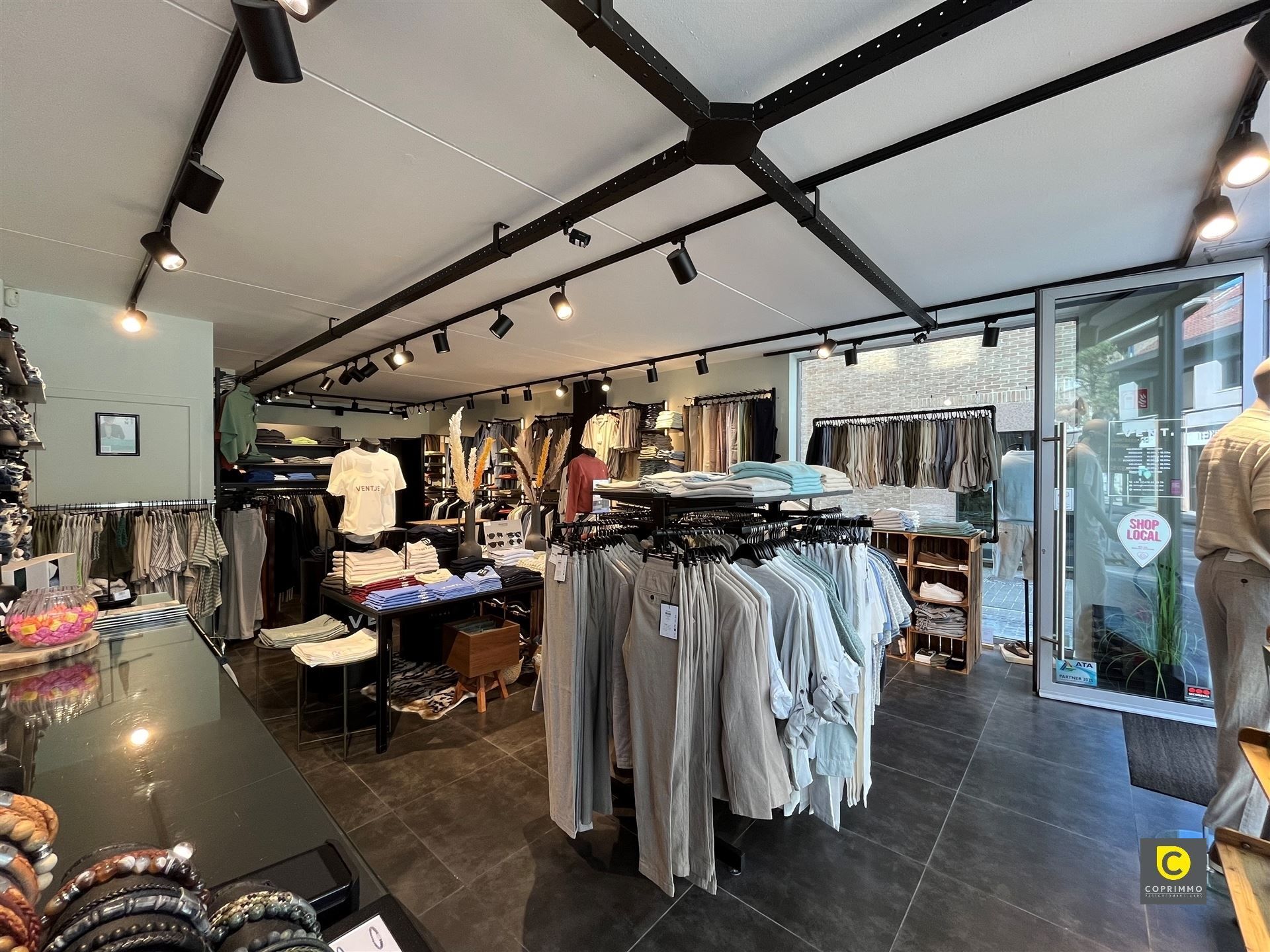 Centraal handelspand op hoekligging foto 3