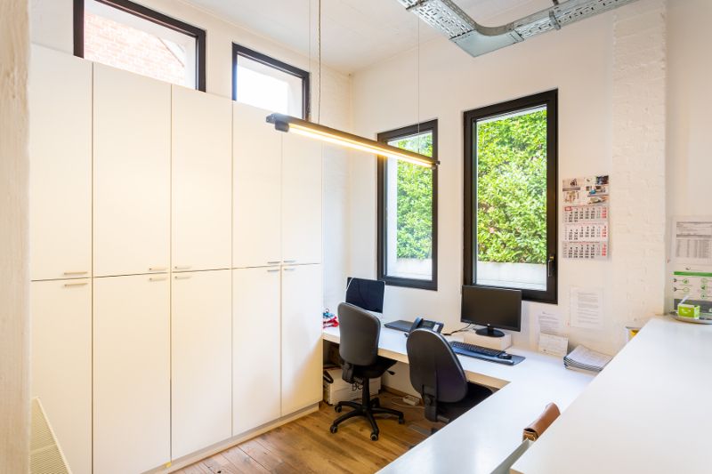 Volledig ingerichte kantoorruimte met vergaderzaal, toplocatie! foto 8