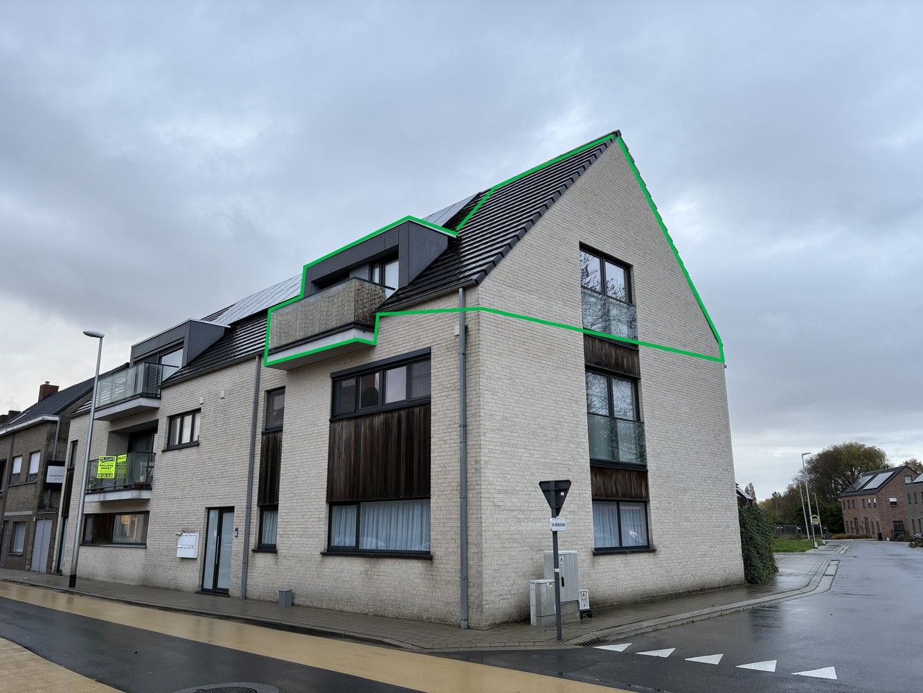 Dakappartement met 1 slaapkamer in het centrum van Hooglede foto 12