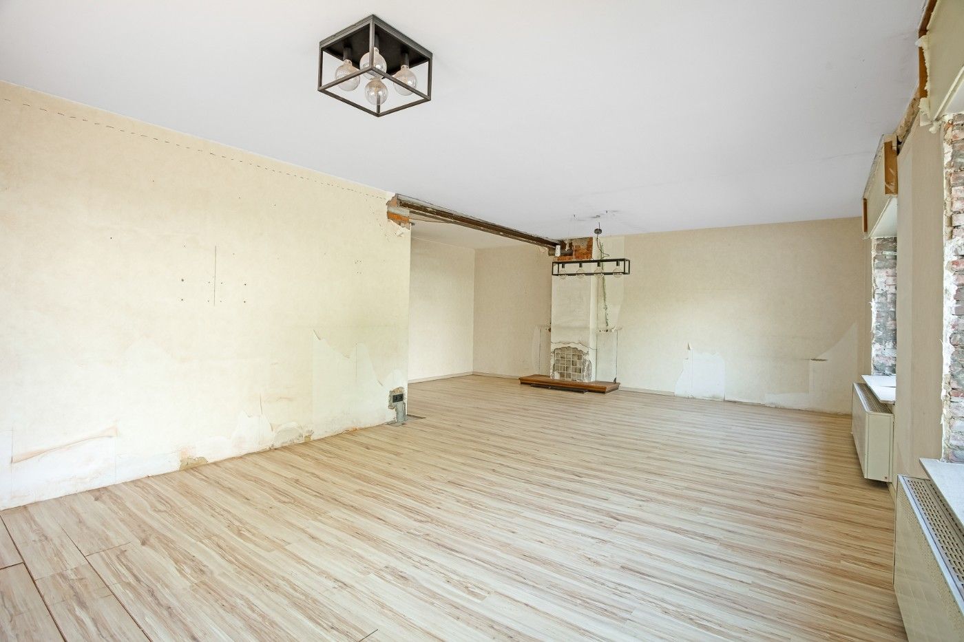 Verrassend ruime, te renoveren HOB met 5 slpk., garage/loods en tuin foto 6