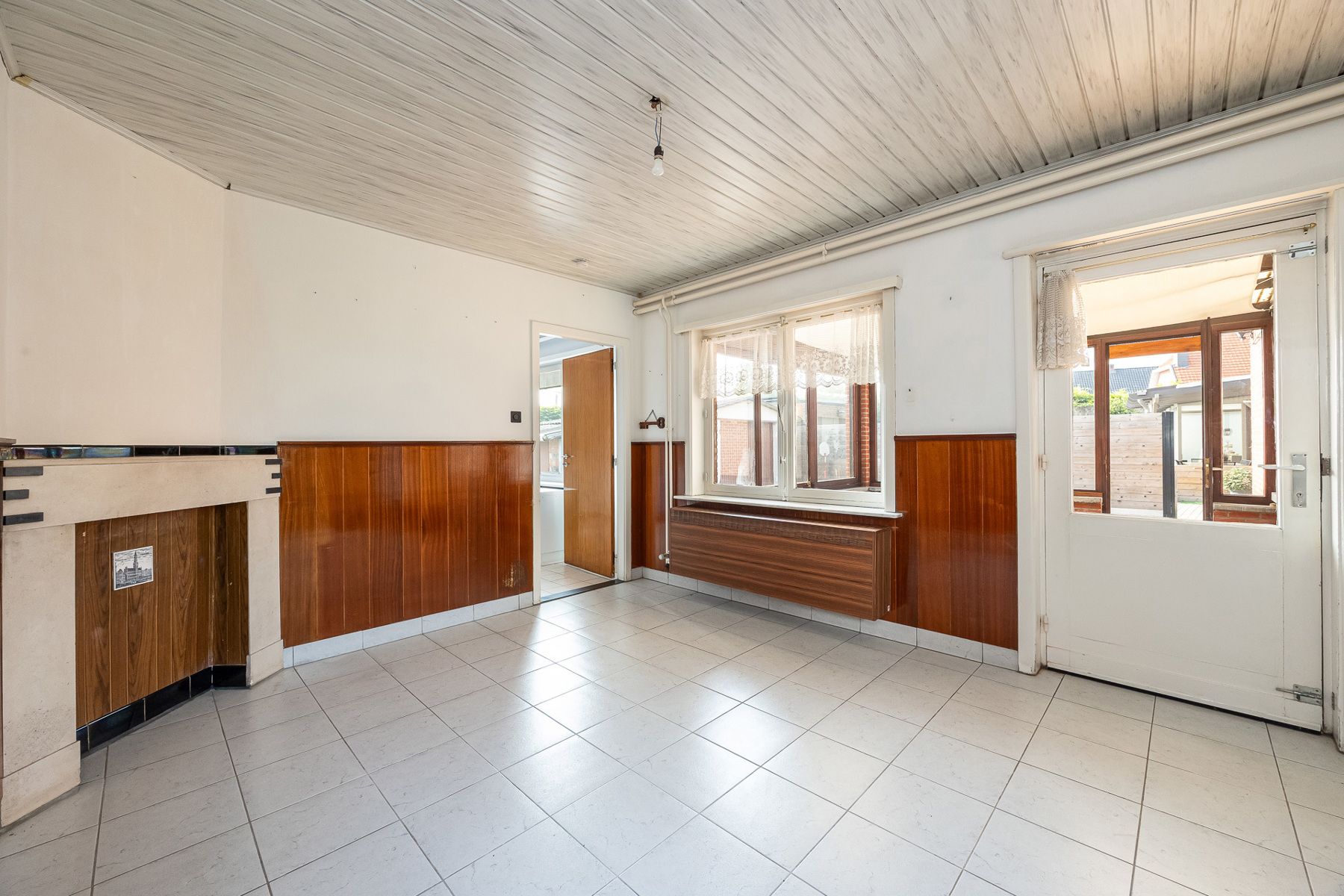 Te renoveren woning op een perceel van ca 1.435 m² in het centrum van Wortel. foto 7