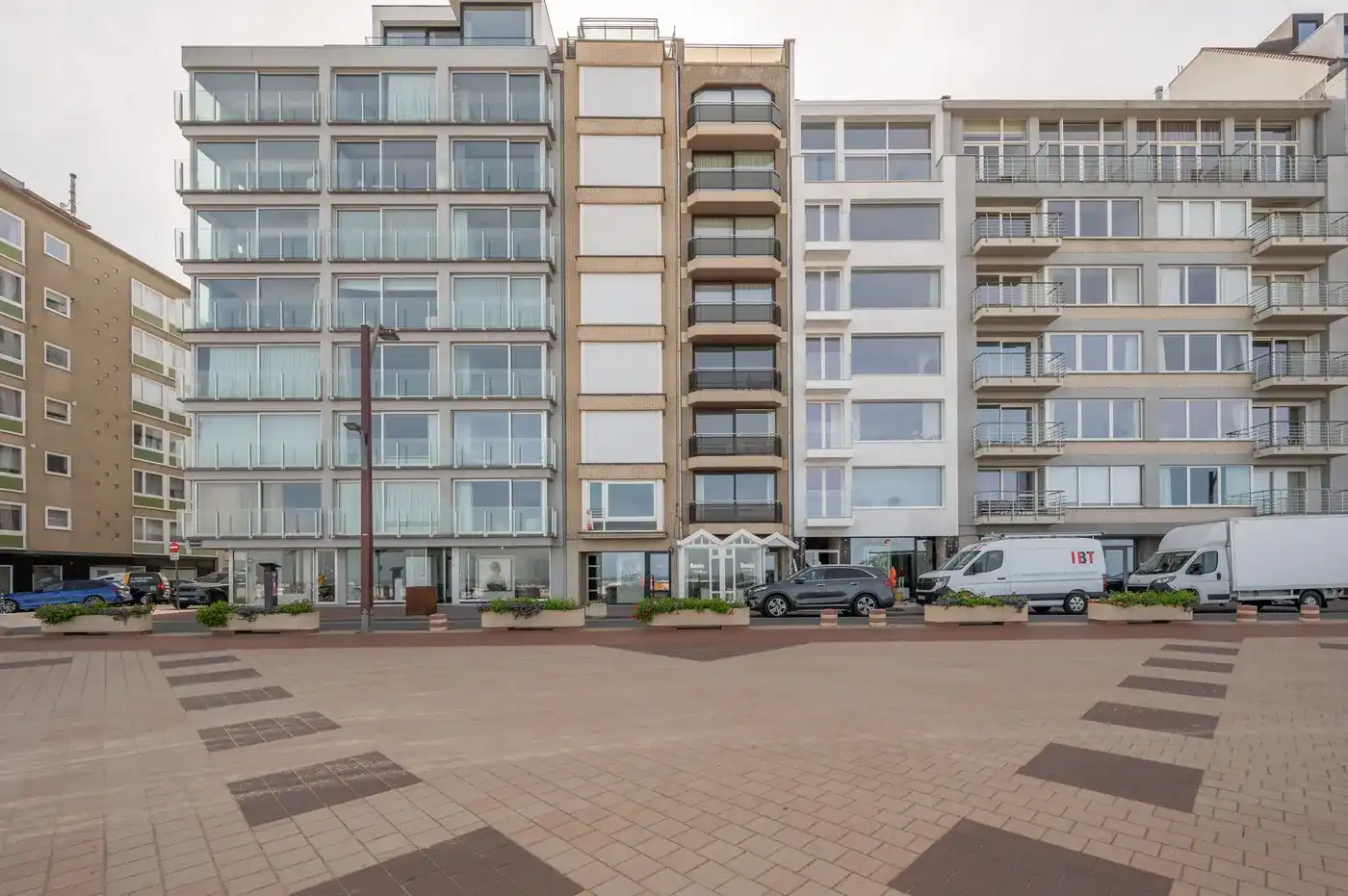 Te renoveren appartement gelegen op een fantastische locatie op de zeedijk. foto 3