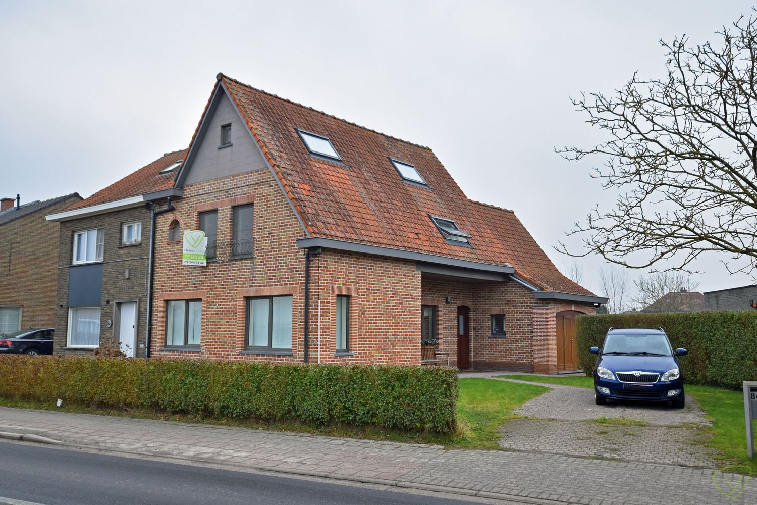 Volledige gerenoveerde woning met zonnig terras en tuin! foto 1