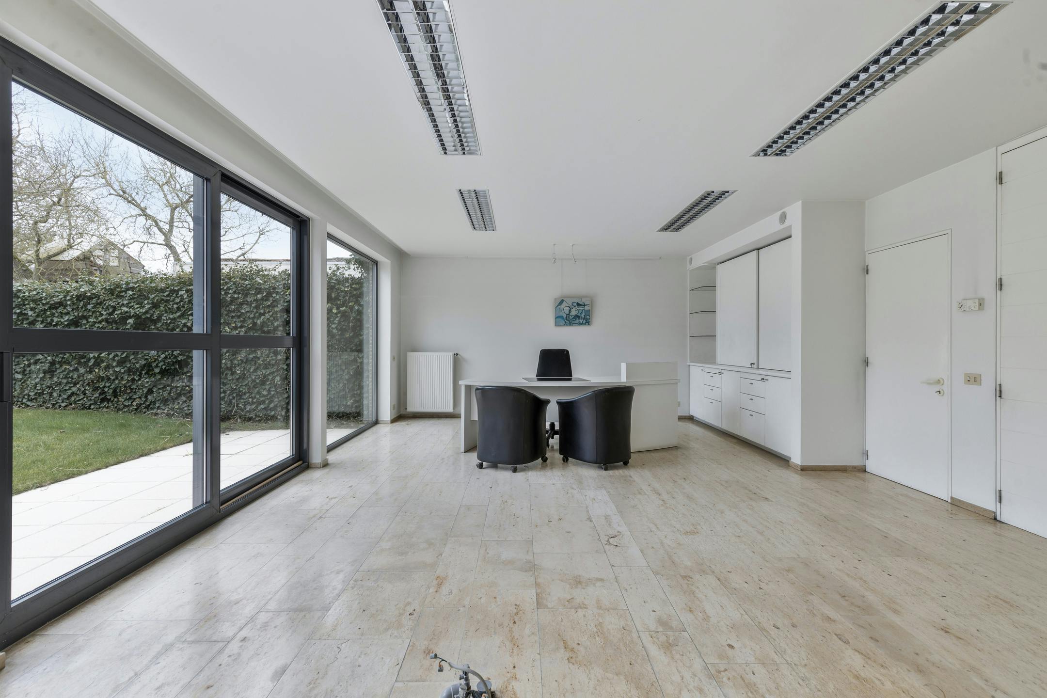 Half open woning / praktijk met leuke tuin te Bissegem foto 7