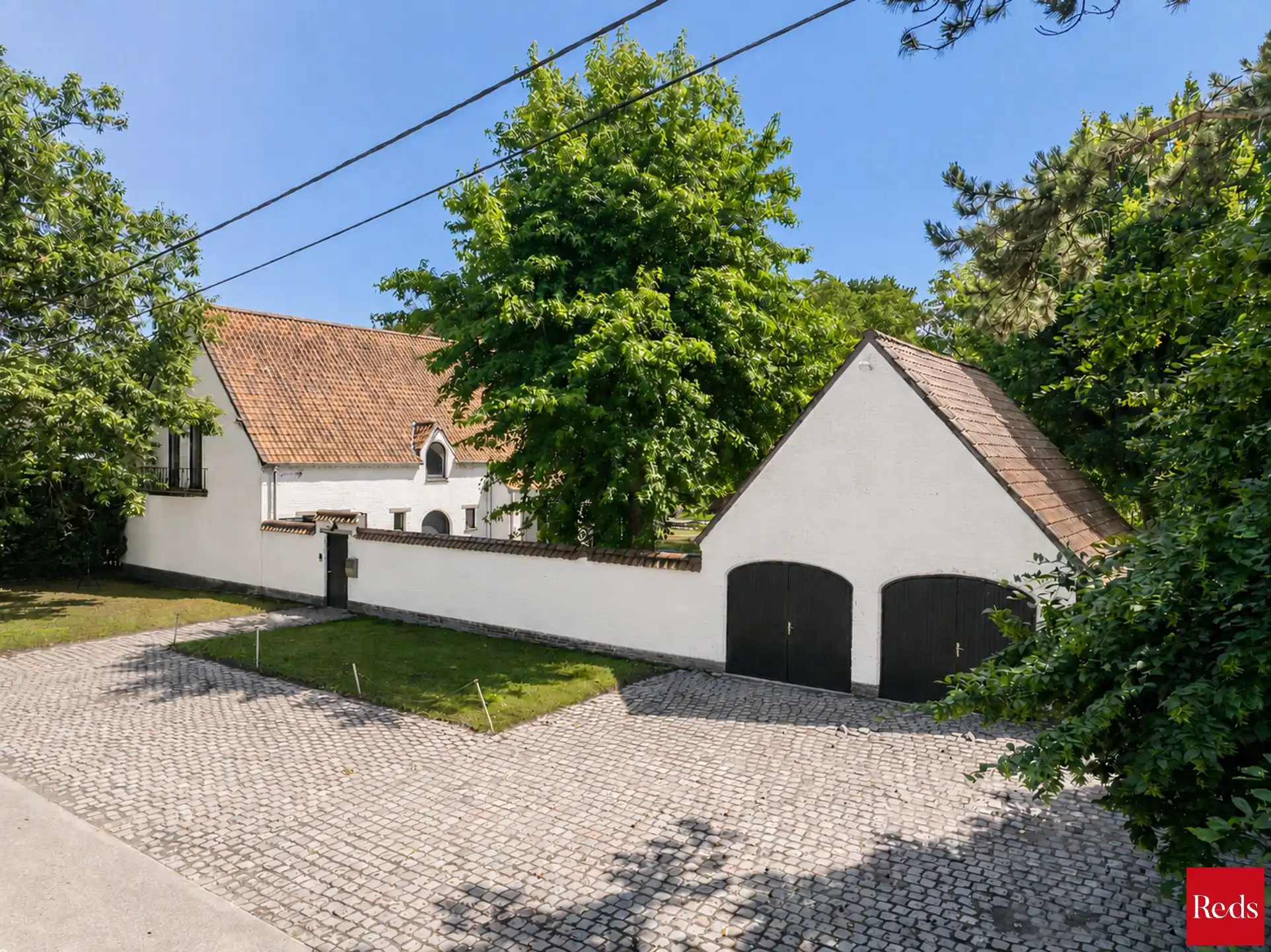 Te renoveren villa op toplocatie foto {{pictureIndex}}