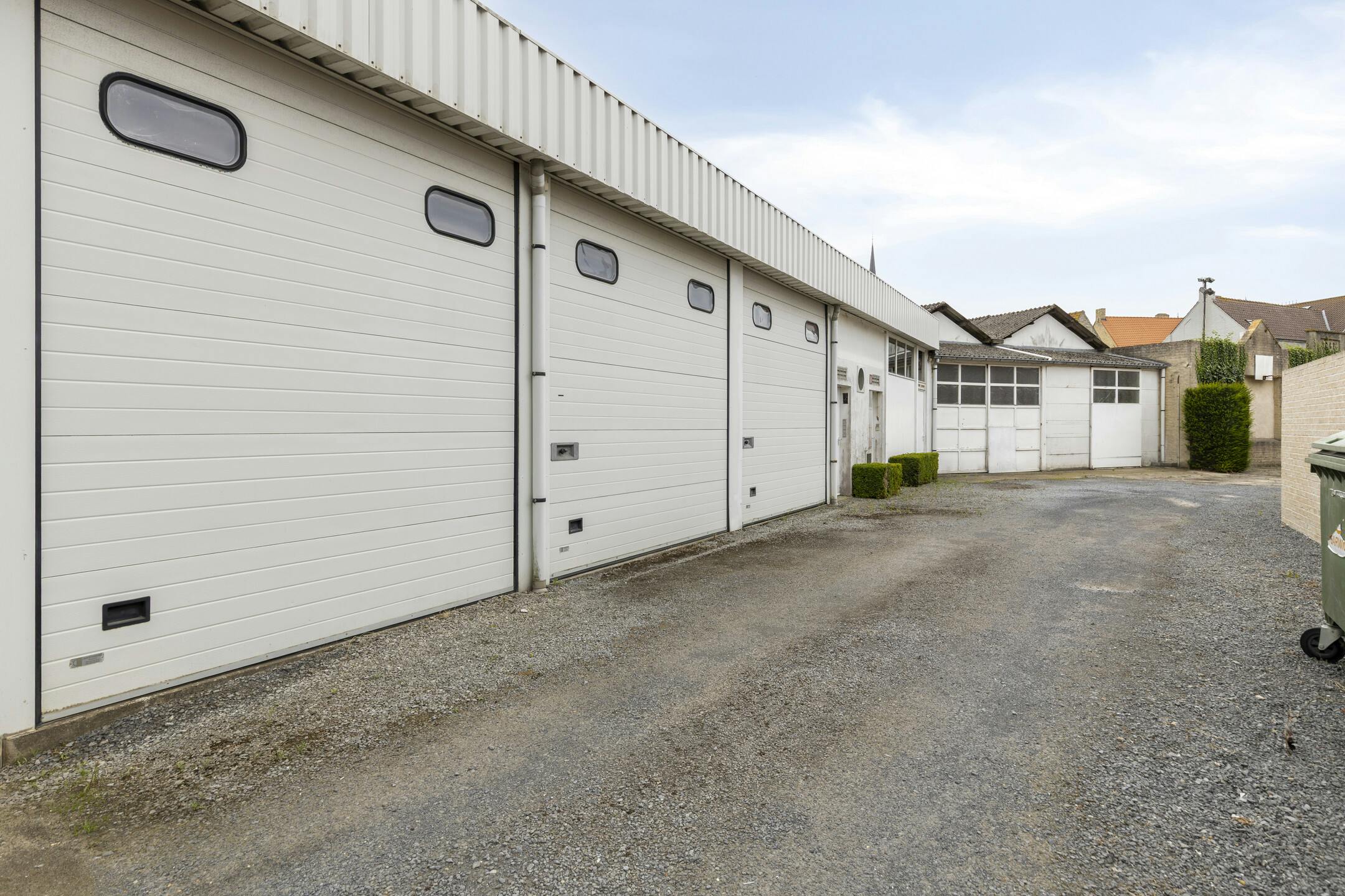 Woning met handelsgelijkvloers, atelier en garages te Veurne foto 27
