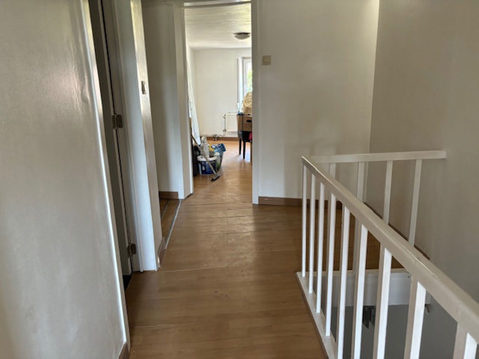 Woning met zij ingang en een prachtig zicht op de sportvelden te Landen foto 17