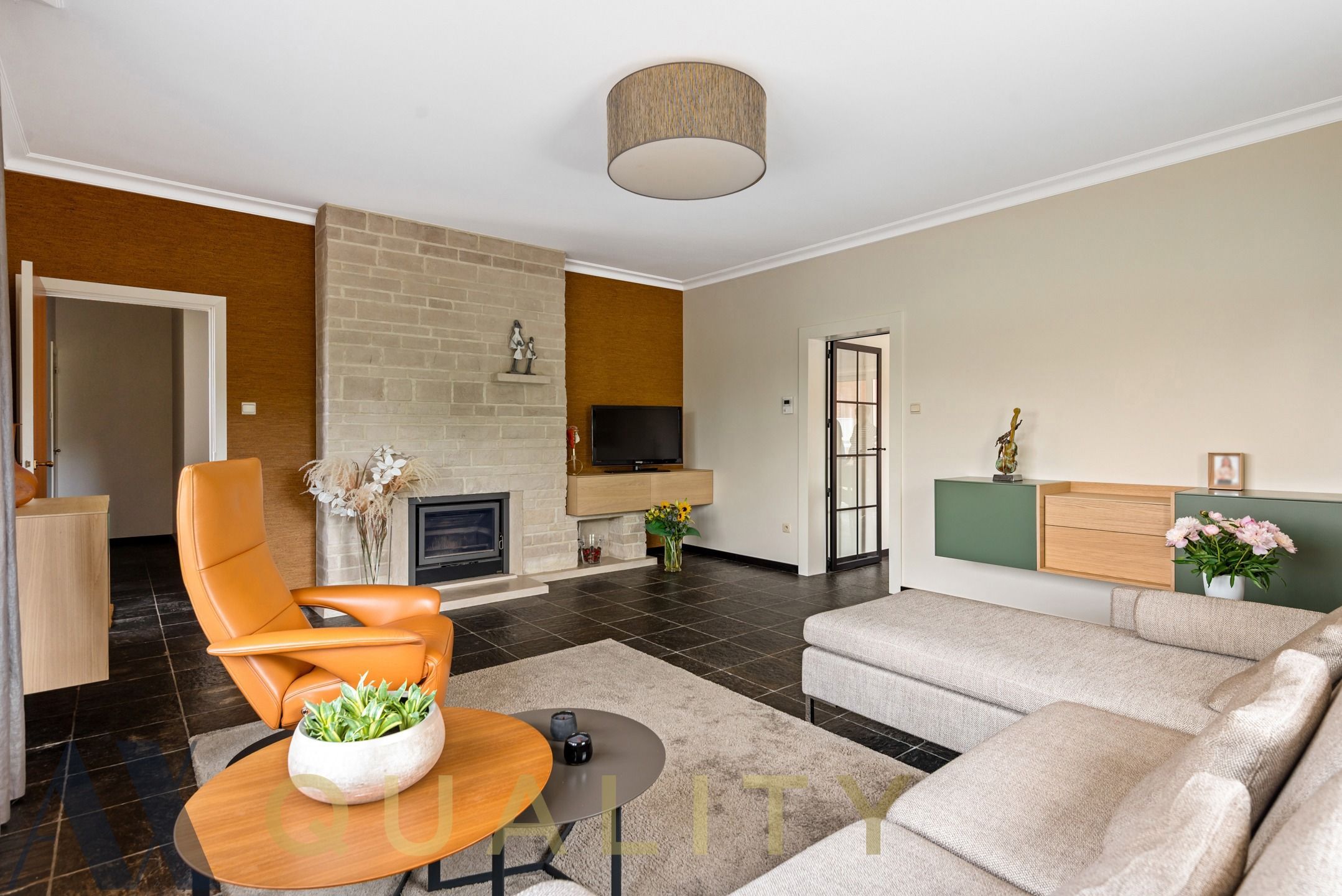 Instapklare villa/bungalow met aansluitend een kantoorruimte/handelsgelijkvloers op ruim perceel van +/- 30 are. Meerdere parkeerplaatsen foto 17