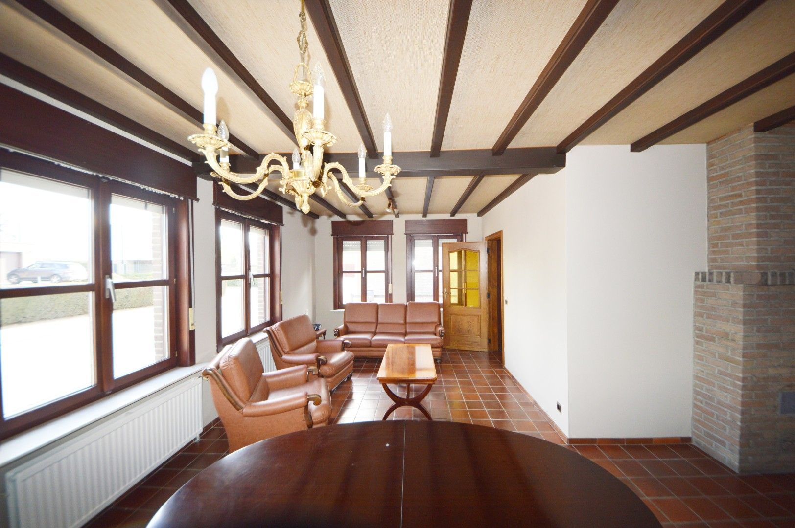GERENOVEERDE WONING DUBBELE GARAGE EN TUIN foto 8