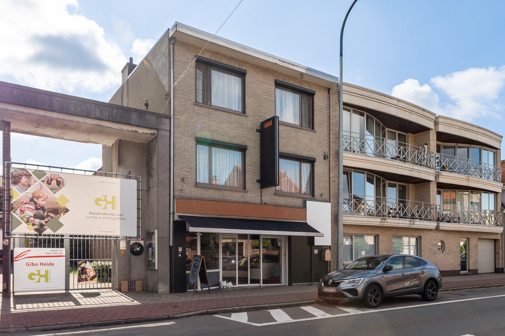 Commercieel glv met 3-slpk woonst op toplocatie in centrum foto {{pictureIndex}}