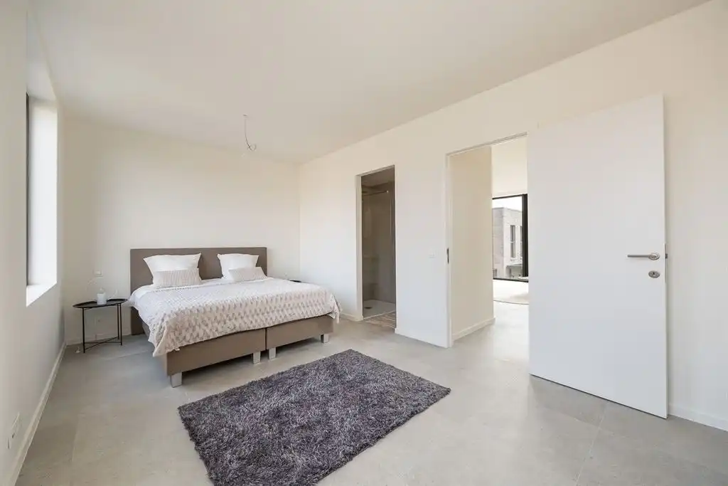 Nieuwbouwwoning onder registratie op toplocatie foto 12