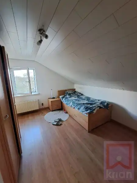 Ruim duplexapp met 3 slaapkamers, 2 auto staanplaatsen en tuin. foto 7