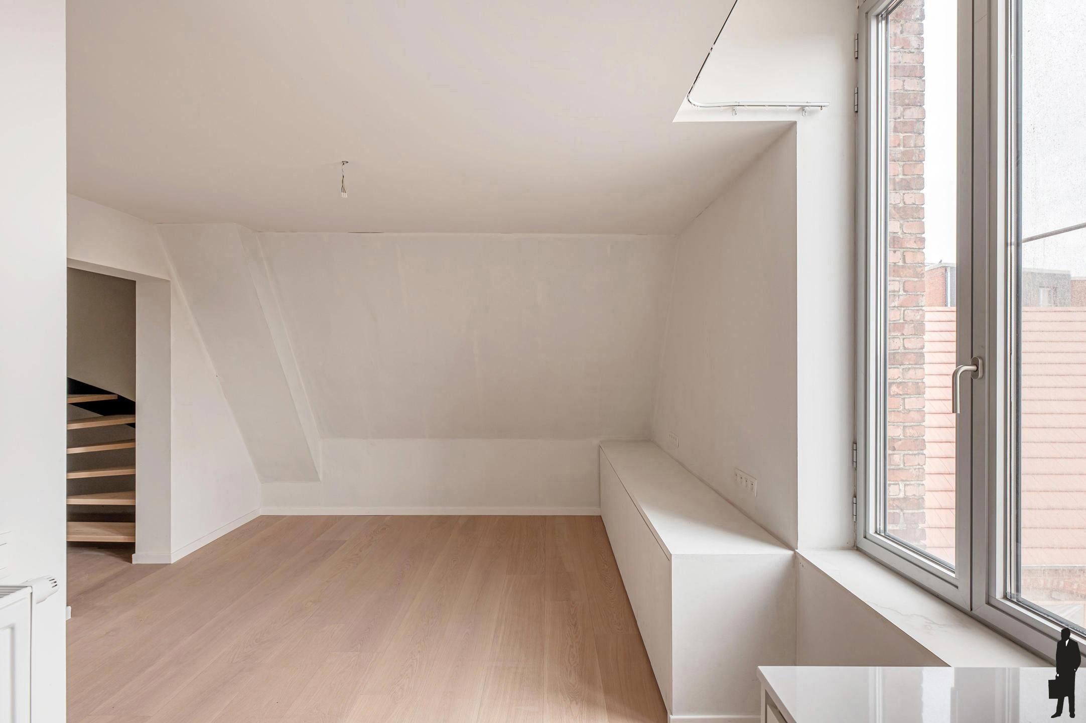 Charmante gerenoveerde duplex met 2 slaapkamers foto 5