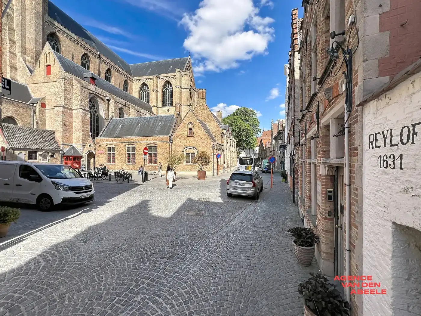 Centraal gelegen handelswoning met 4 slaapkamers en riante tuin  foto 28