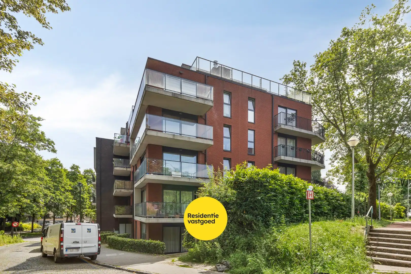 Instapklaar 1-slpk appartement te Laken foto 14