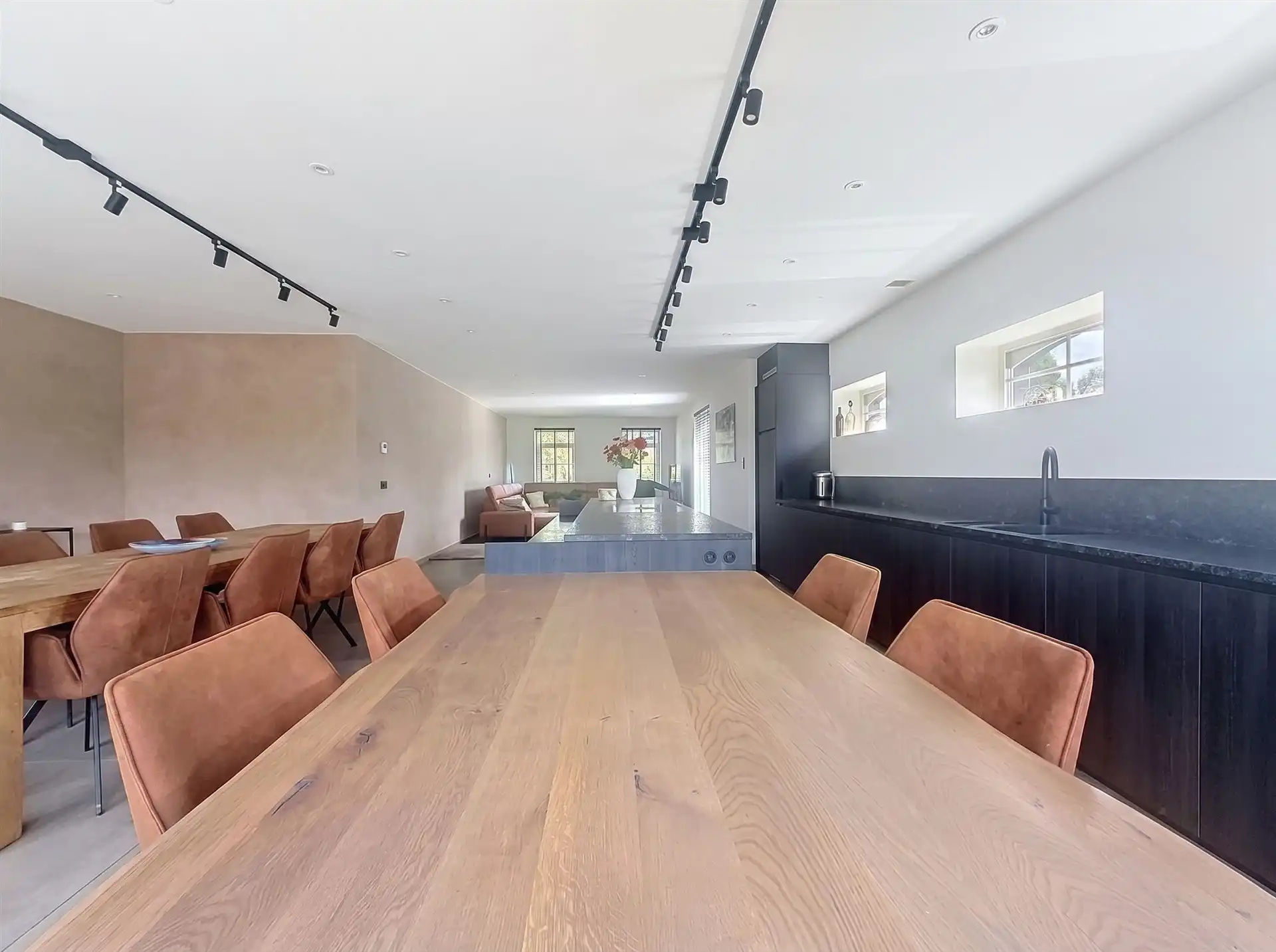 Luxueuze villa met 5 slaapkamers en ruime tuin! foto 5