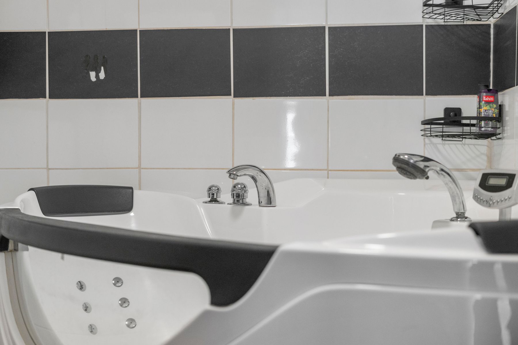 Centraal gelegen gerenoveerde rijwoning met 3 slpk en tuin foto 18