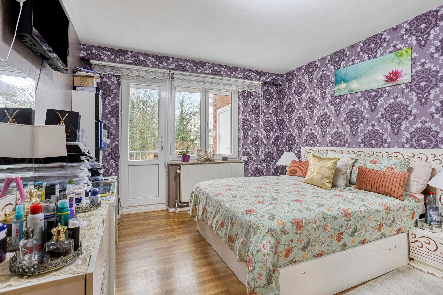 Ruim instapklaar appartement met parking foto 13