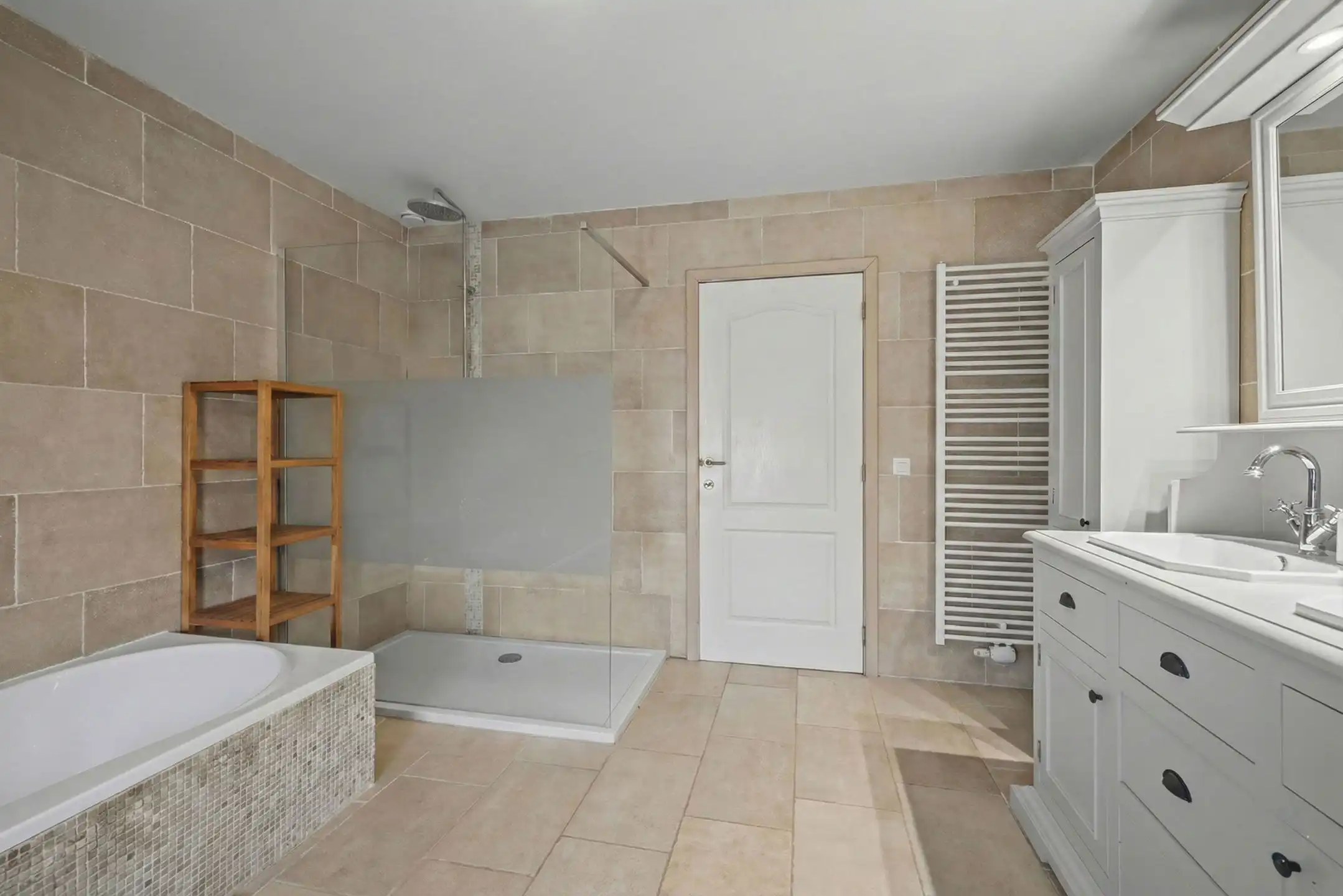 Instapklare ruime woning met unieke ligging nabij congoberg foto 24