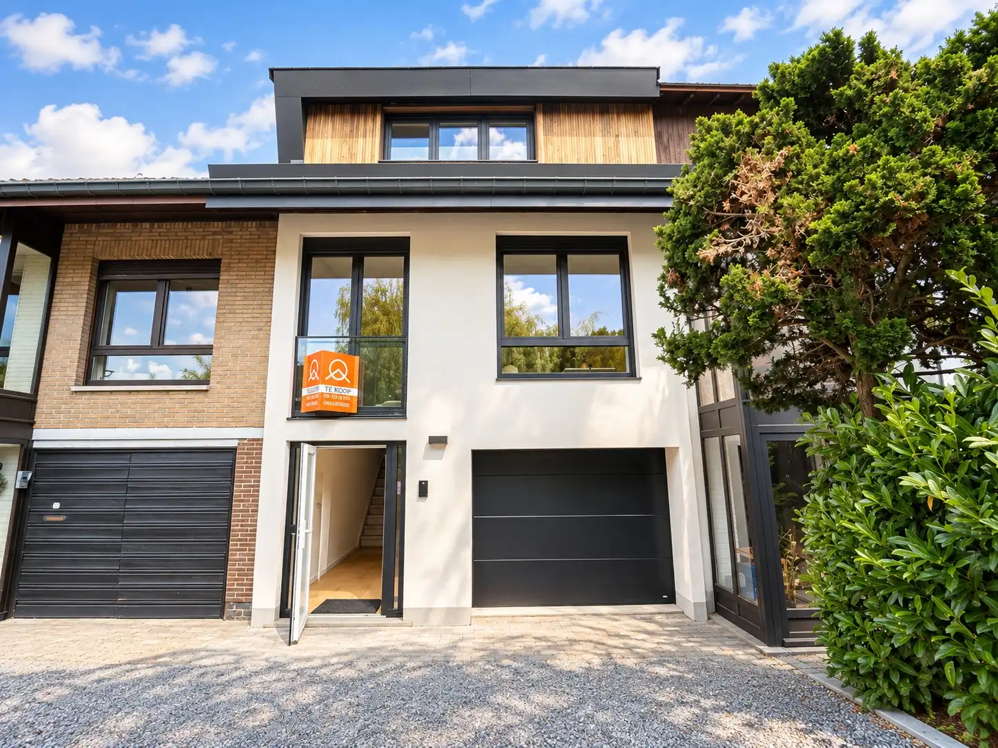 Uitmuntend gelegen gerenoveerde woning ! foto 2