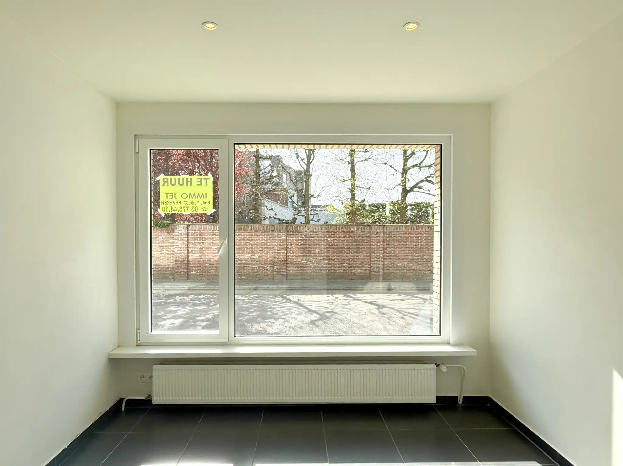 Appartement met 2 slaapkamers op toplocatie in Beveren nabij het station foto 8