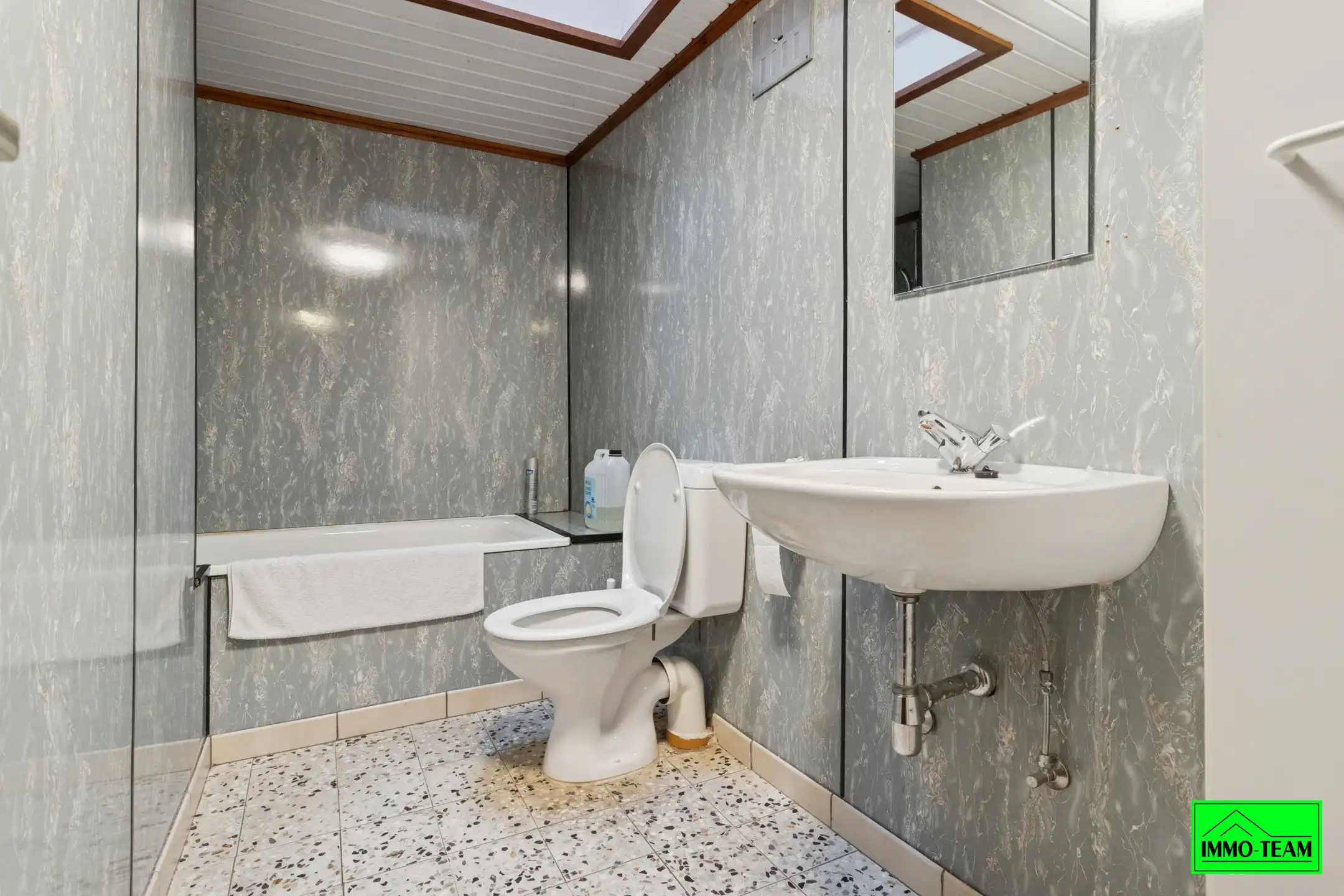 Charmante woning met renovatiepotentieel  foto 18