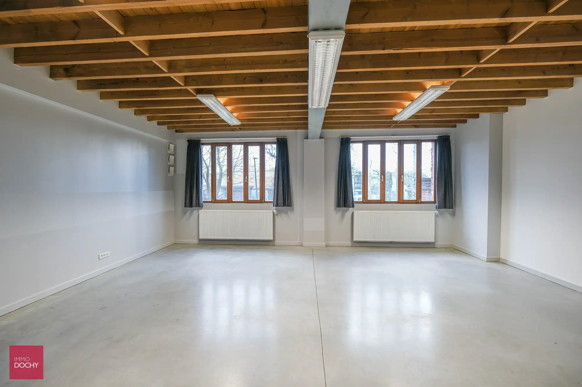 Hedendaagse kantoor of praktijkruimte in historisch gebouw foto 3