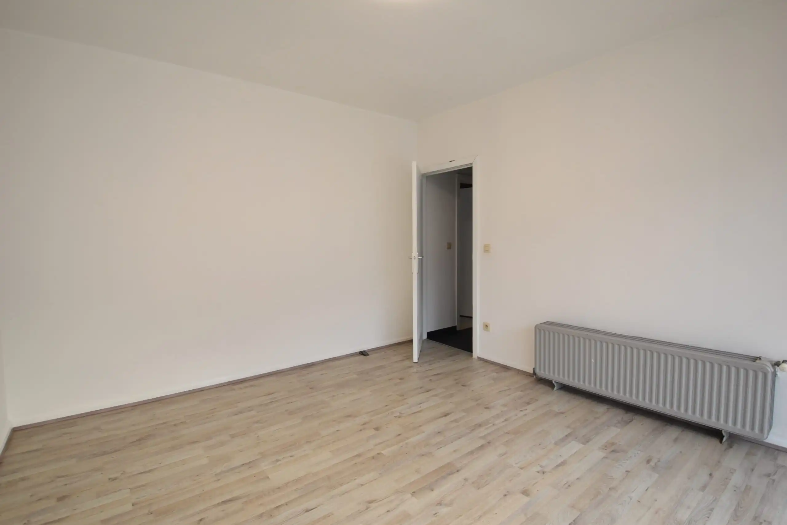 Instapklaar gelijkvloers appartement te huur in hartje Nieuwkerken foto 11
