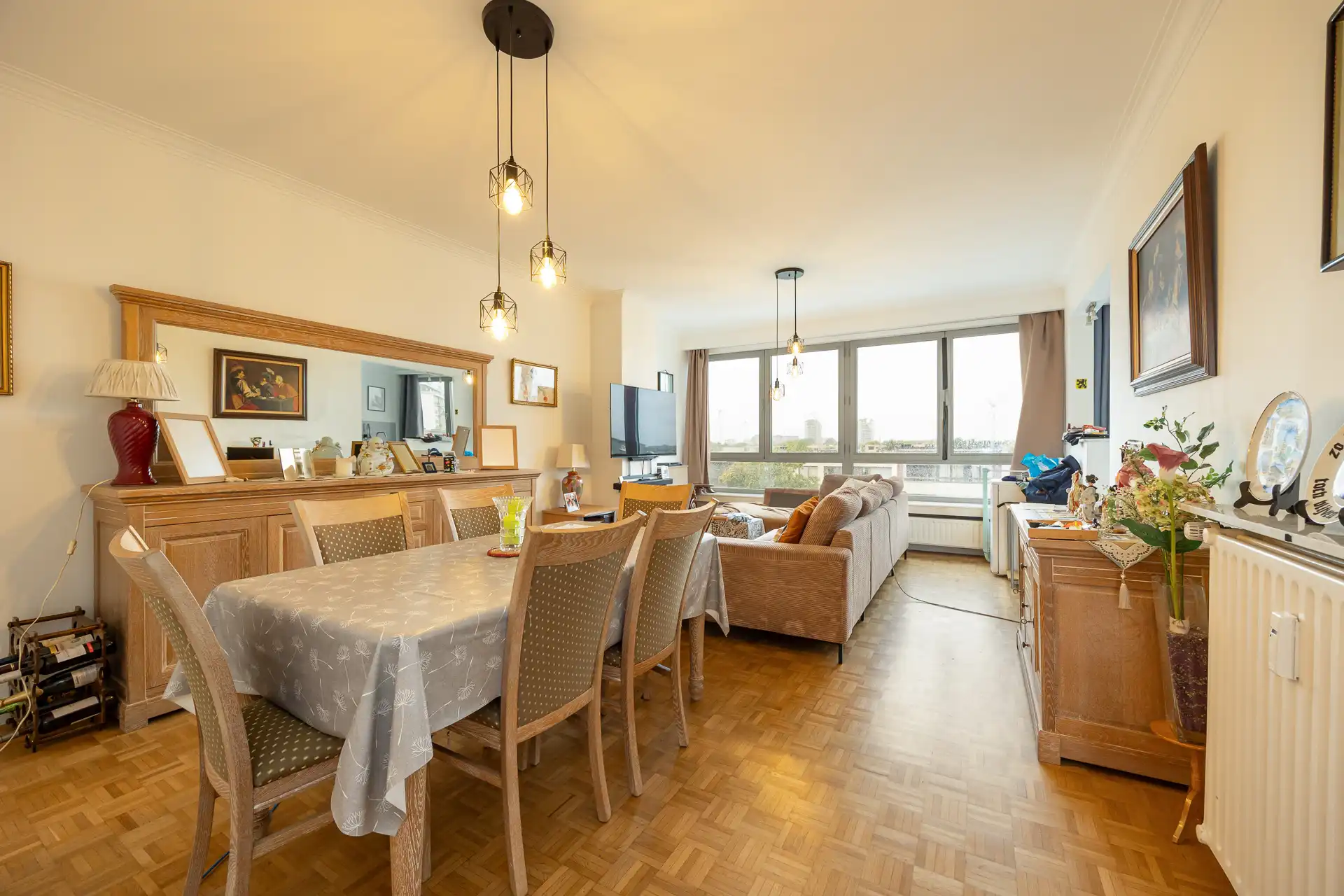 Lichtrijk 2-slaapkamerappartement met terras op de 3e v. foto 2