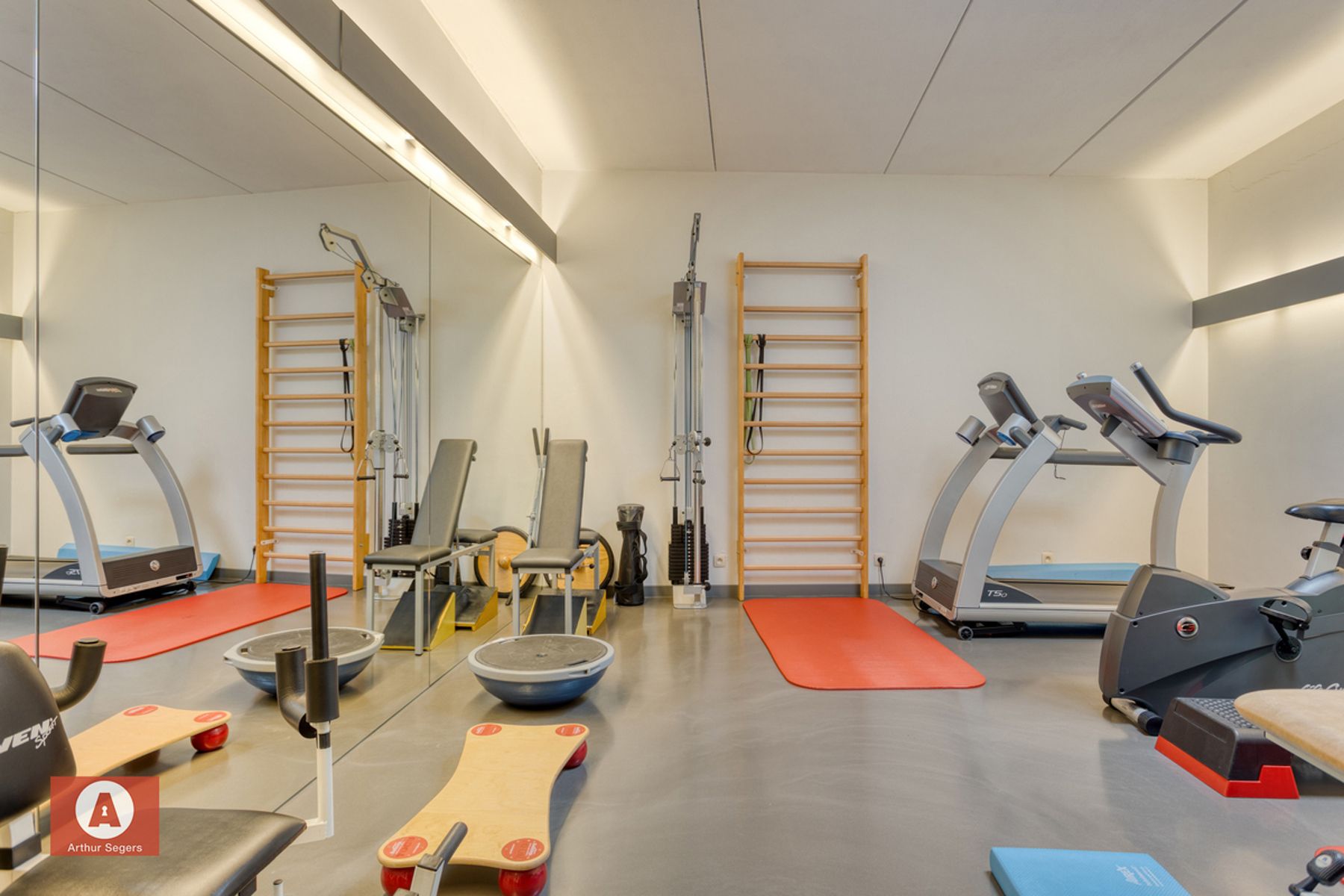 Energiezuinige handelsruimte + 3 privé auto-parkeer-plaatsen foto 18