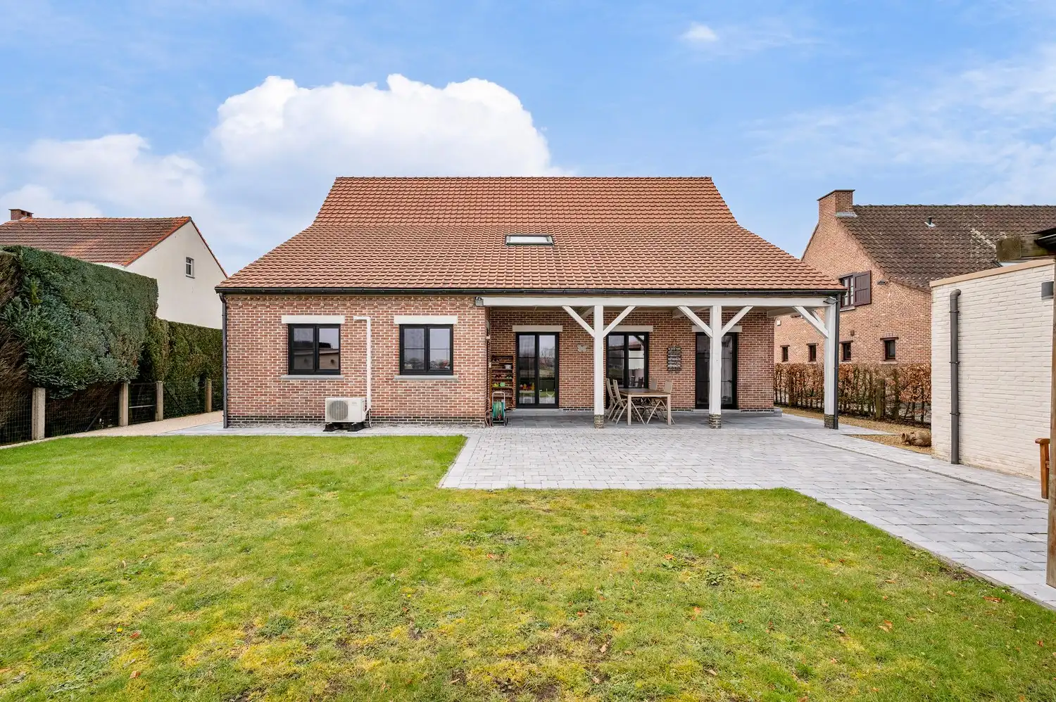 Instapklare open bebouwing op een perceel van 635 m². foto 37