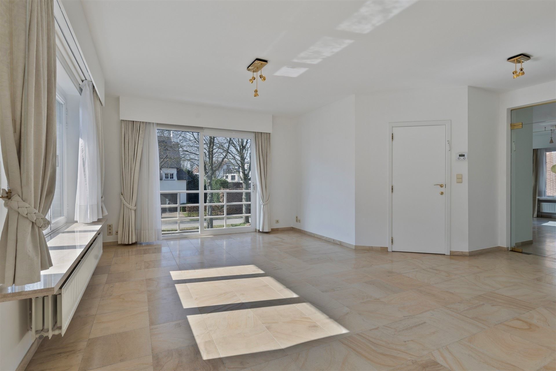 Uitzonderlijk villa-appartement foto {{pictureIndex}}