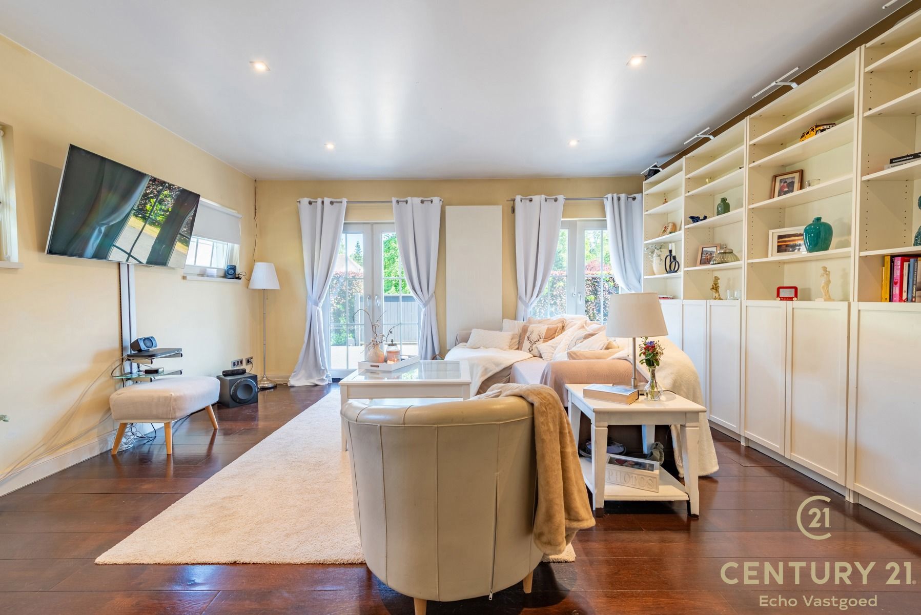 Villa met 5 slaapkamers, 3 badkamers en uniek groen uitzicht foto 19
