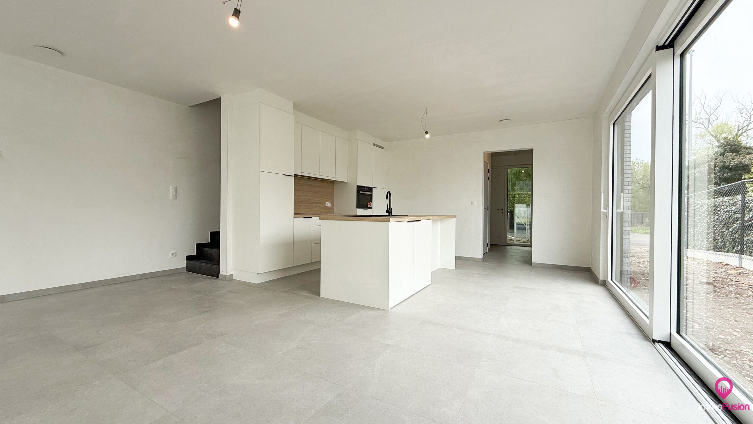 Rustig gelegen instapklare nieuwbouw met 3 slaapkamers! foto 3