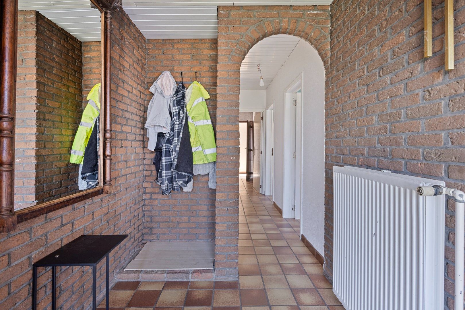 Rustig gelegen open bebouwing met dubbele garage en 3 SLPKS ! foto 9